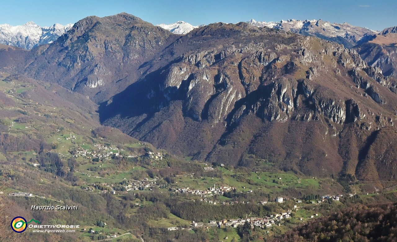 36 Cancervo e Venturosa. In basso ecco Costa d'Olda, Sottochiesa e Pizzino....JPG